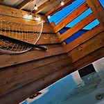 Les Cigognes De La Reserve *